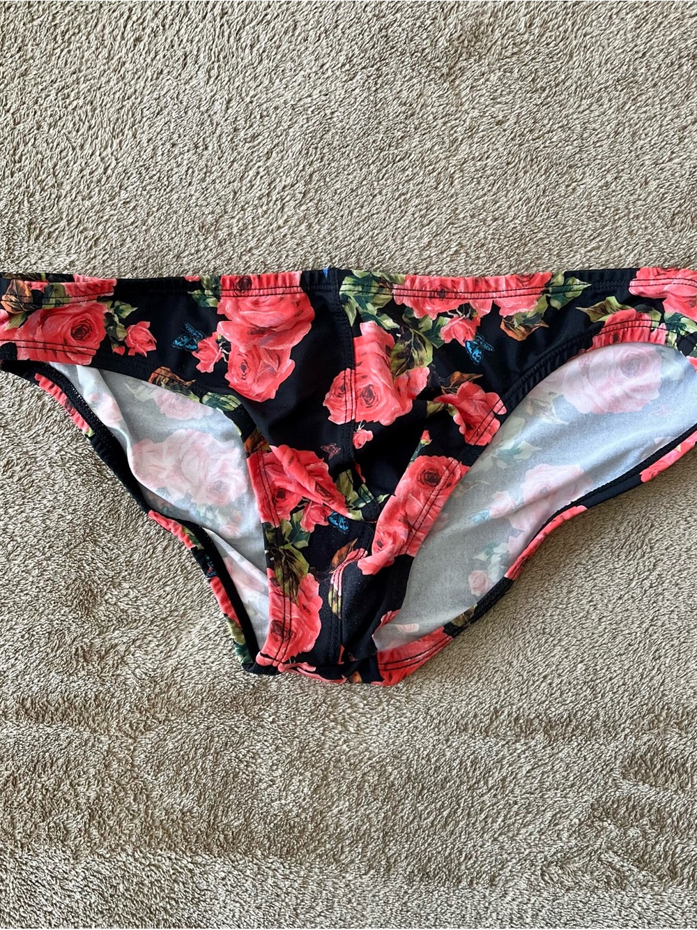 Low-Rise Men's Swim Briefs in Black with Red Rose Print - Picture 2 of 5